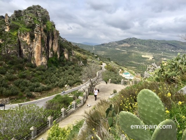 コルドバの可愛い白い村 スエロスへ Andalucia アンダルシア街歩き From スペイン