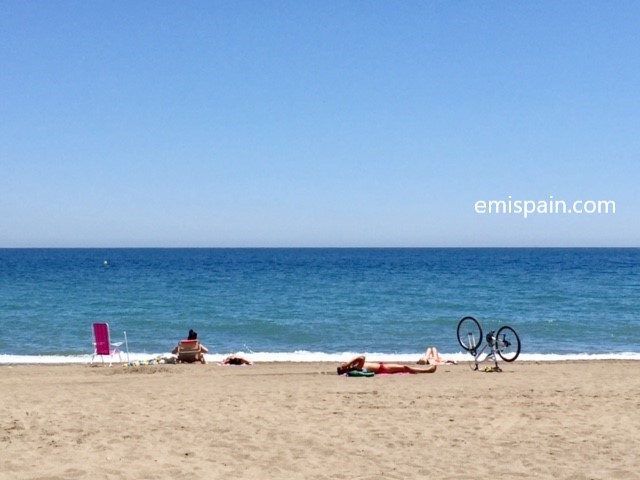 コロナウイルスで警戒事態宣言 マラガのビーチも閉鎖 Andalucia アンダルシア街歩き From スペイン